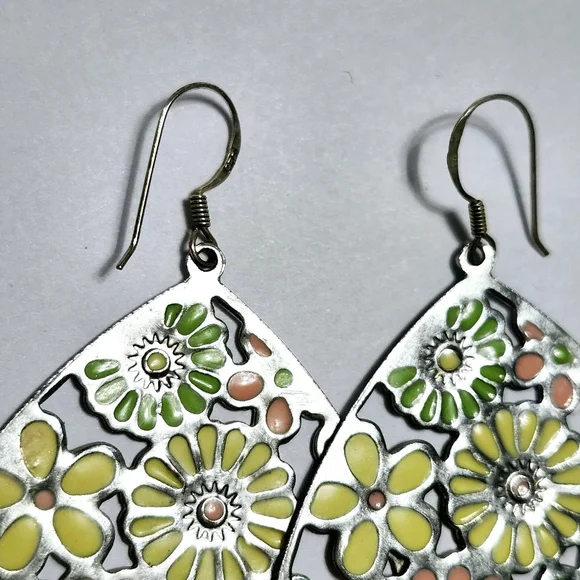 Flower 🌼 enamel dangle silver hooks Earrings - Picture 4 of 9
